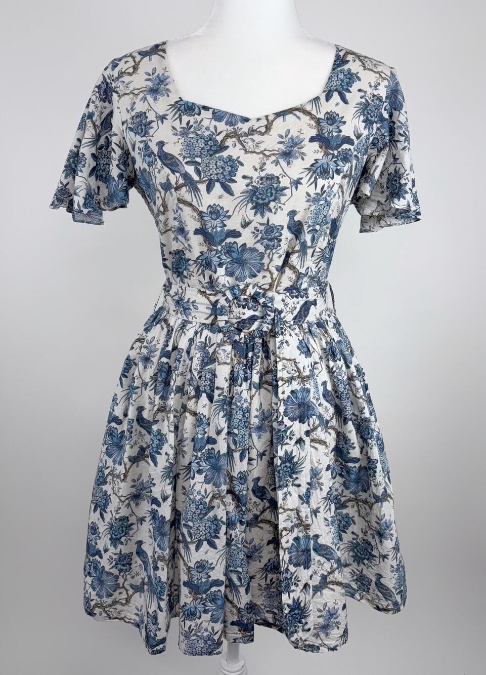 Mia Eliza Belted Flutter Sleeve Dress in Blue Floral Size Medium
